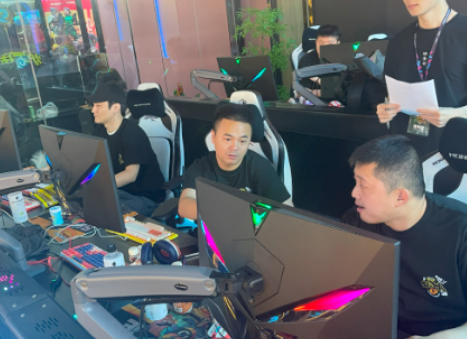 《街头篮球》99年选手首战圆梦 黑马连斩精英逆袭夺冠