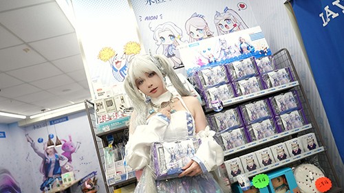 永恒之塔X罗森 联动主题店一日店长现场打卡 点燃玩家线下热情！