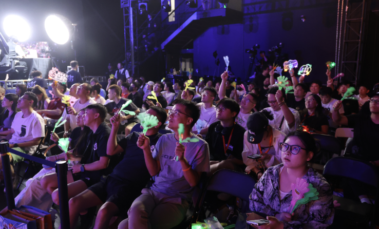 时隔十年“绝潘”再称王  王以太助阵SFSA总决赛演绎热单