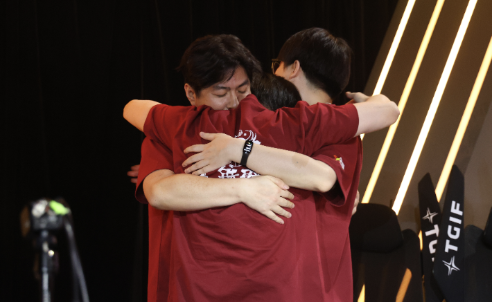 时隔十年“绝潘”再称王  王以太助阵SFSA总决赛演绎热单