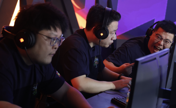 时隔十年“绝潘”再称王  王以太助阵SFSA总决赛演绎热单