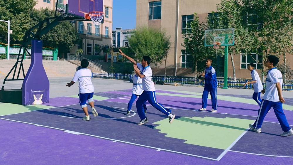 14个校园篮球场：无畏契约公益的回响刚刚开始