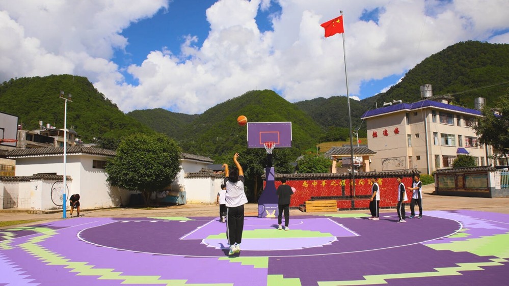 14个校园篮球场：无畏契约公益的回响刚刚开始