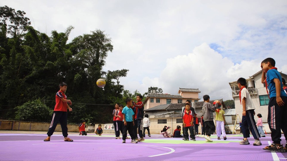 14个校园篮球场：无畏契约公益的回响刚刚开始