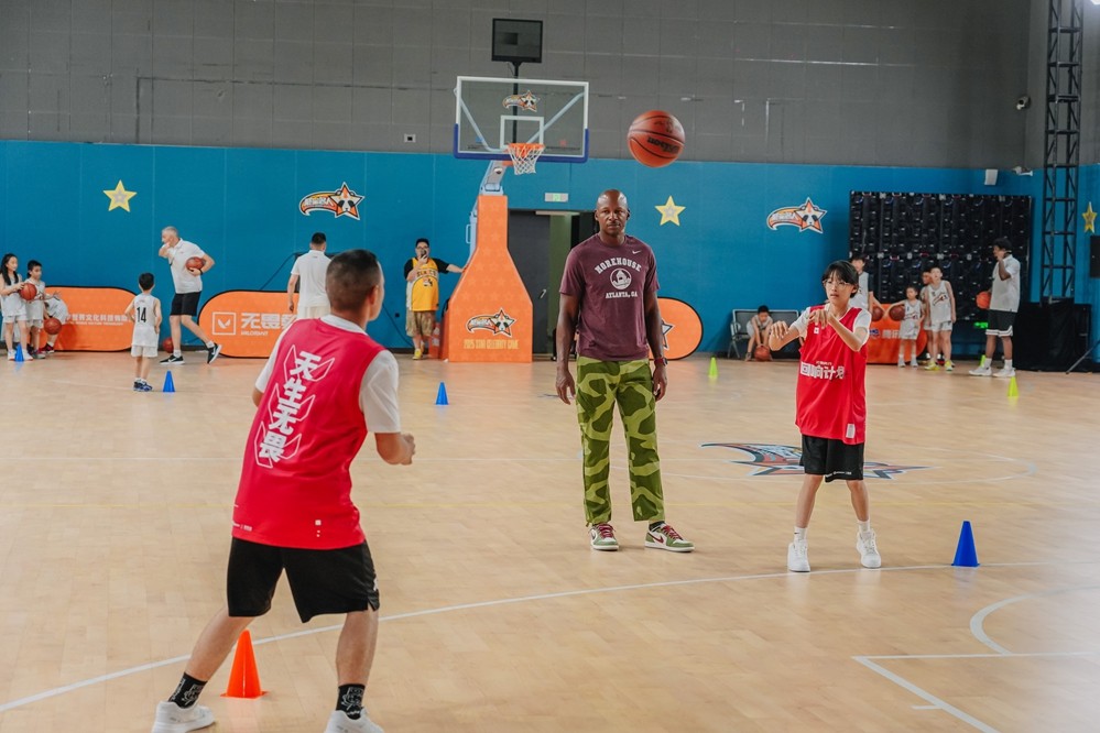 无畏契约携手NBA中国 共同支持青少年篮球运动公益教育发展