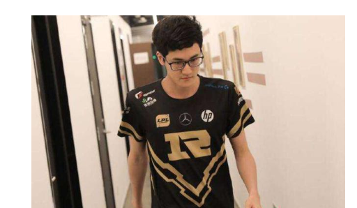 tes卡萨个人资料