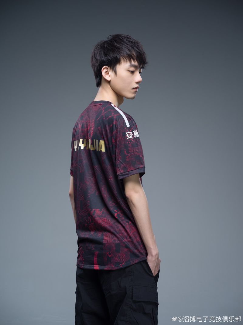 《LOL》TESS10定妆照