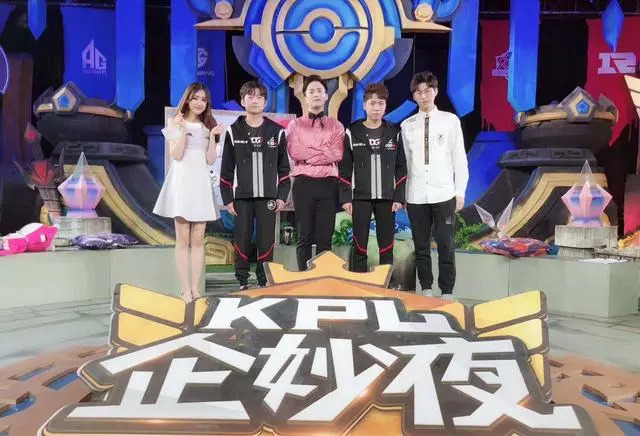 大批顶级主播“入职 ”鹅厂 企鹅电竞登顶第三改写直播格局