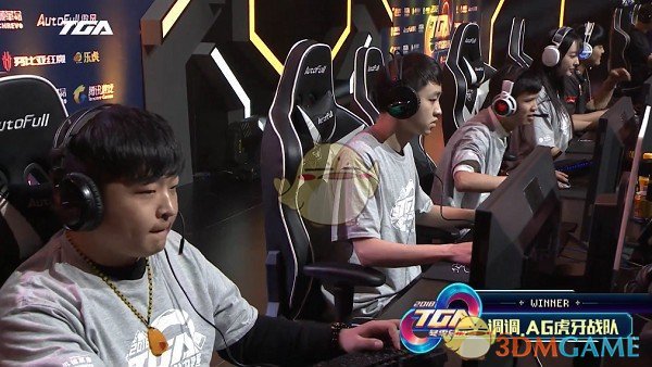 穿越火线TGA超新星赛 阿肯夺得第一名宝座