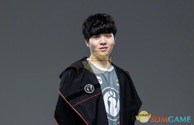 iG战队Rookie荣获英雄联盟2018LPL年度MVP选手