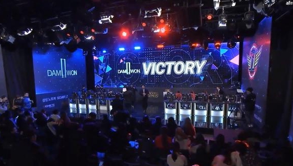 银河战舰起飞失败，SKT新阵容止步KeSpa杯八强