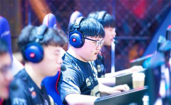 姿态退役时刻寄语：留给RNG好兄弟们的话