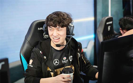 姿态退役时刻寄语：留给RNG好兄弟们的话