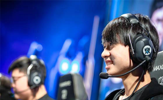 姿态退役时刻寄语：留给RNG好兄弟们的话