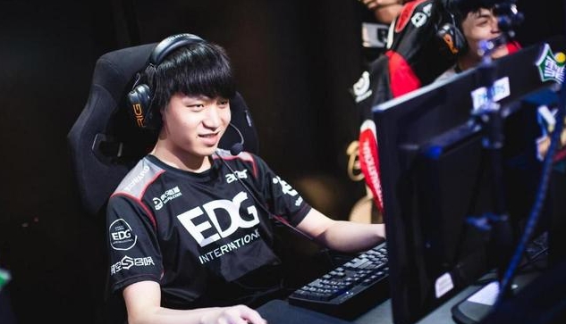 厂长谈姿态退役：早就知道他要退役，希望他今后一帆风顺