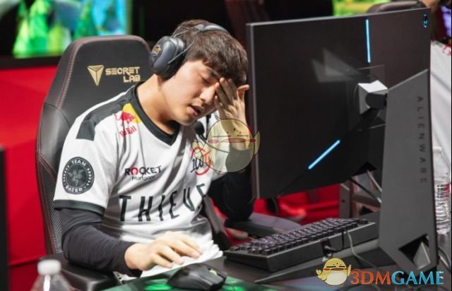 《LOL》比赛操控兵线引热议 卡兵线重返游戏舞台