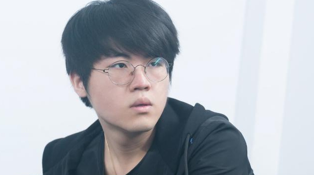 Faker祝福姿态回归：希望你也能赚很多钱就像我一样