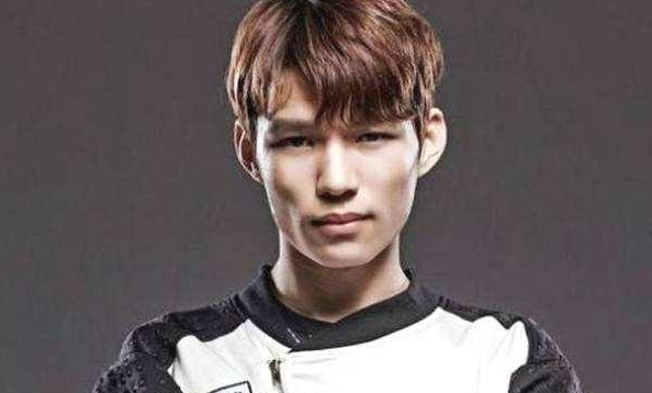 淘宝权直播中透露：可能会重返LPL赛场