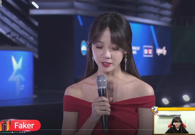 《LOL》Faker又有新情况 复盘时反复观看女主持