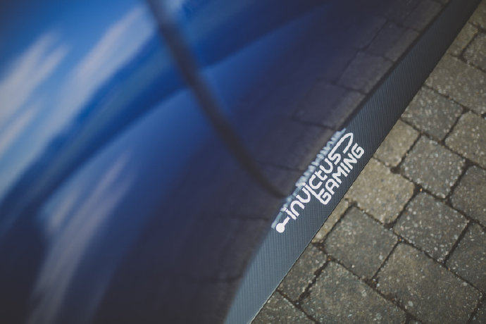 iG夺冠版阿斯顿马丁将抵达中国 网友称这个周边太贵买不起