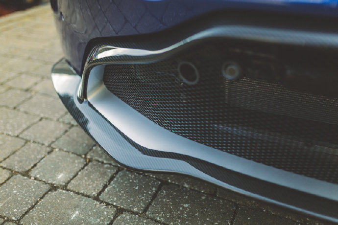 iG夺冠版阿斯顿马丁将抵达中国 网友称这个周边太贵买不起