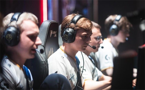《LOL》SKT半决赛迎战G2 Faker即将迎战Caps