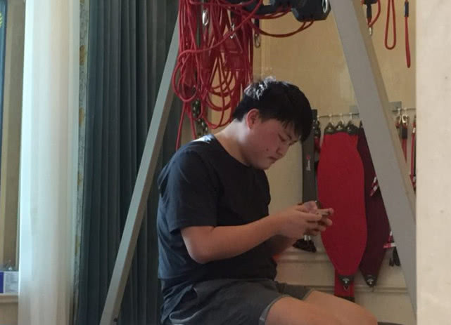 UZI晒出训练照 韩服九连胜背后是老将一路坚持的艰辛