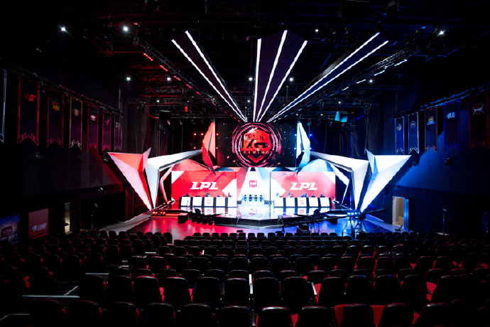 《LOL》8月10日BLG对阵LGD战队比赛延期公告