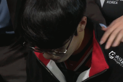 《LOL》保级失败无缘LCK GRF打野Tarzan当场落泪