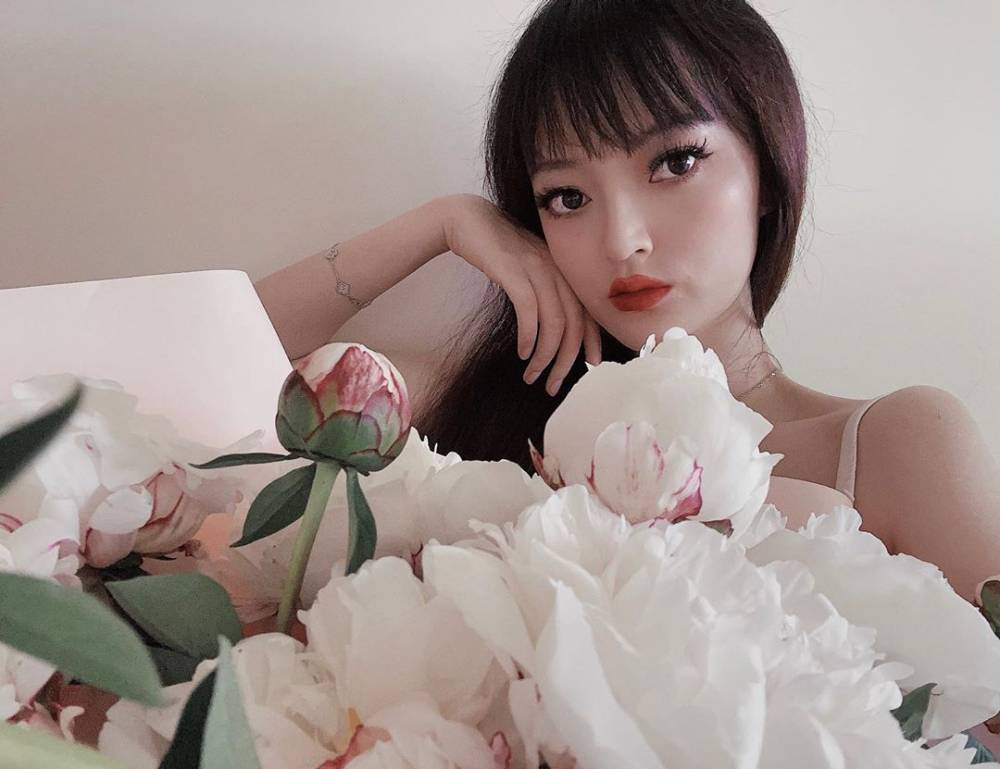 《LOL》厂长女友INS秀恩爱：你真好，我好喜欢你