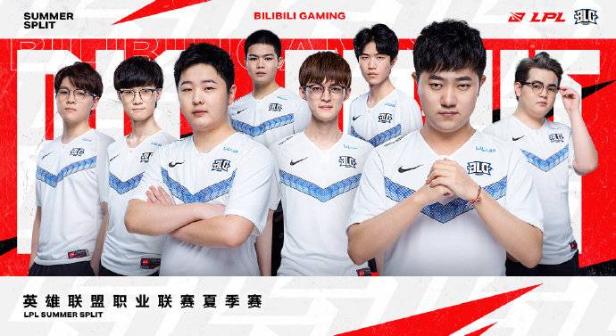 《LOL》2020LPL夏季赛战队海报：ALL WE FIGHT FOR！