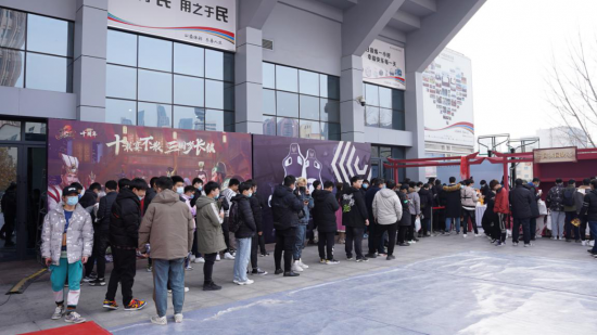 星赛季首日现场回顾，风月获决赛资格。夺冠热门战队诗月，三分月双双掉落败者组